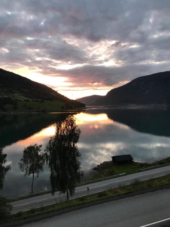 Panorama Fjord Olden Appartement Buitenkant foto